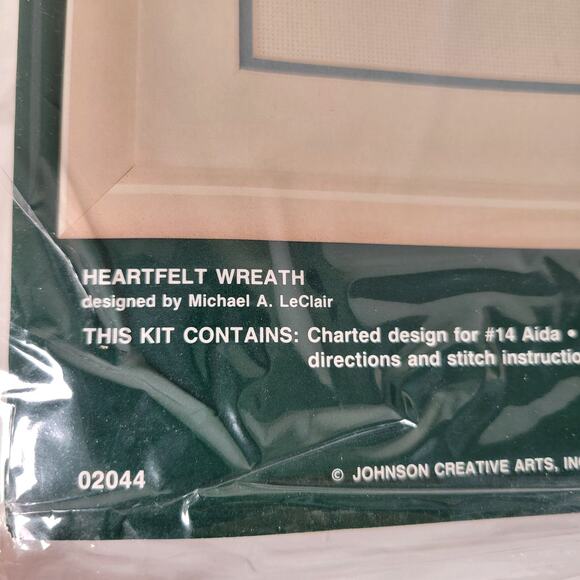 Elsa Williams Heartfelt Wreath Counted Cross-Stitch Kit Floss Needle Instruction - Picture 12 of 16